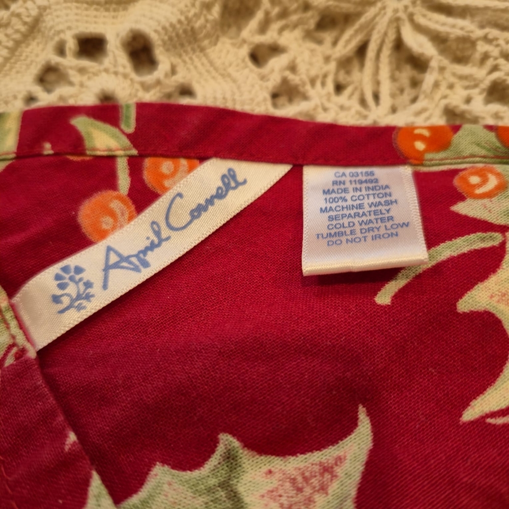 April Cornell 100% Cotton Round Tablecloth - Red Holly Christmas - Picture 5 of 7